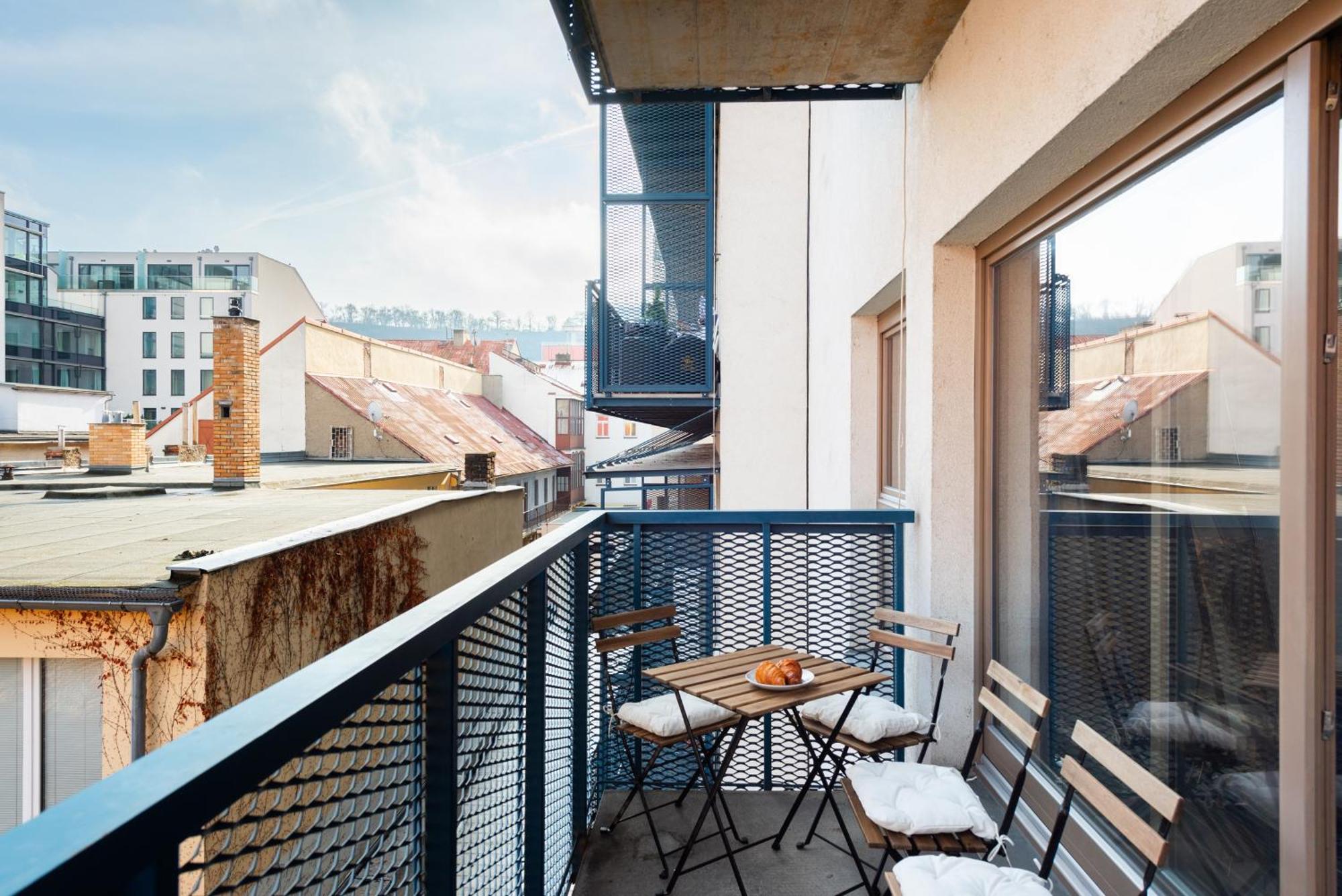 Apartments With Large Balcony, Parking Прага Екстер'єр фото